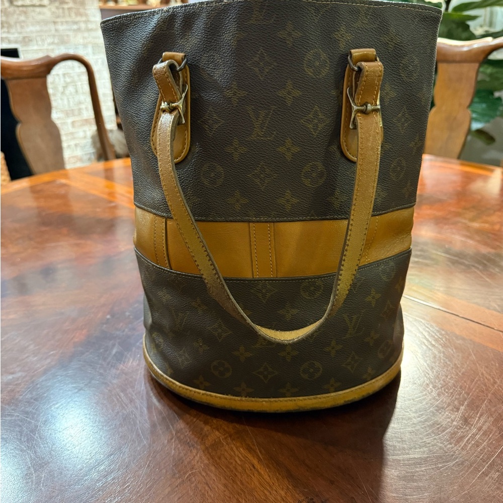 Authentic Louis Vuitton Monogram Bucket Bag Tote
